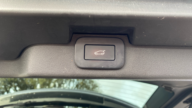 Land Rover Discovery 3.0 D250 R-Dynamic SE 5dr Auto Diesel Station Wagon